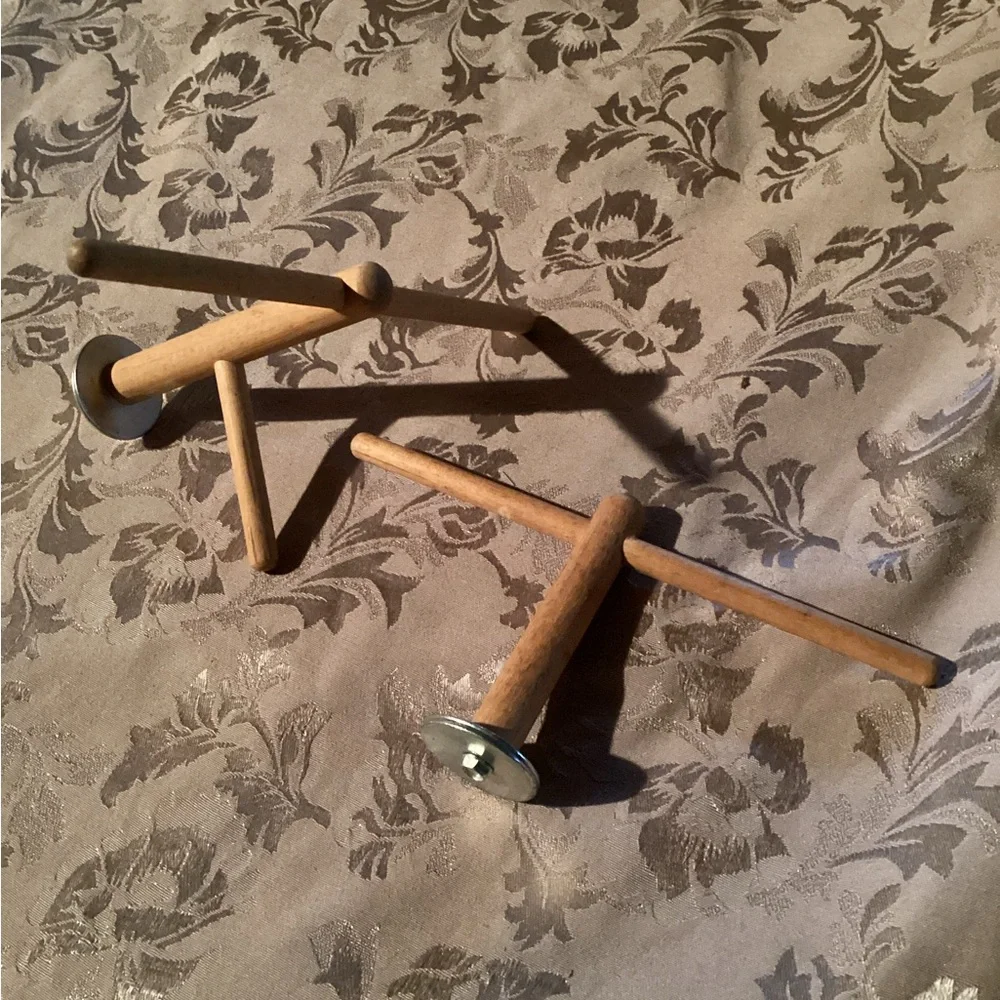 2 Wooden Perches for Small Bird Breeds